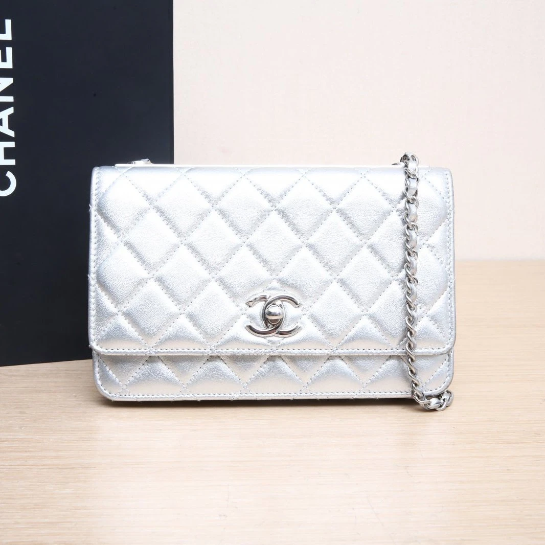 95新 Chanel/香奈儿 Trendy CC WOC 19cm 银色斜挎包 P205335378