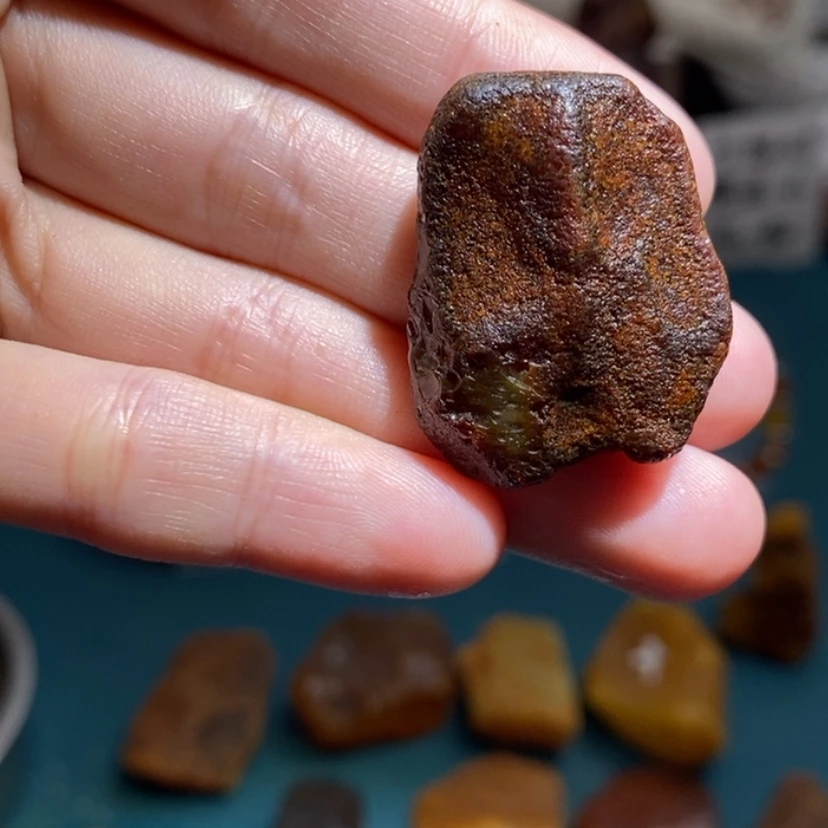 【闪购商品】未镶嵌琥珀珠宝奇石