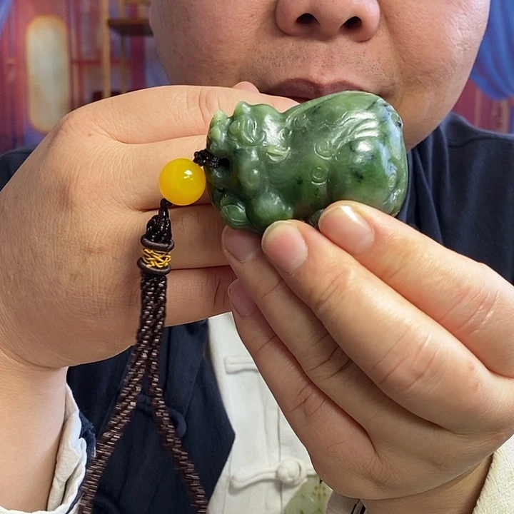 和田玉（碧玉）未镶嵌颈饰貔貅手把件