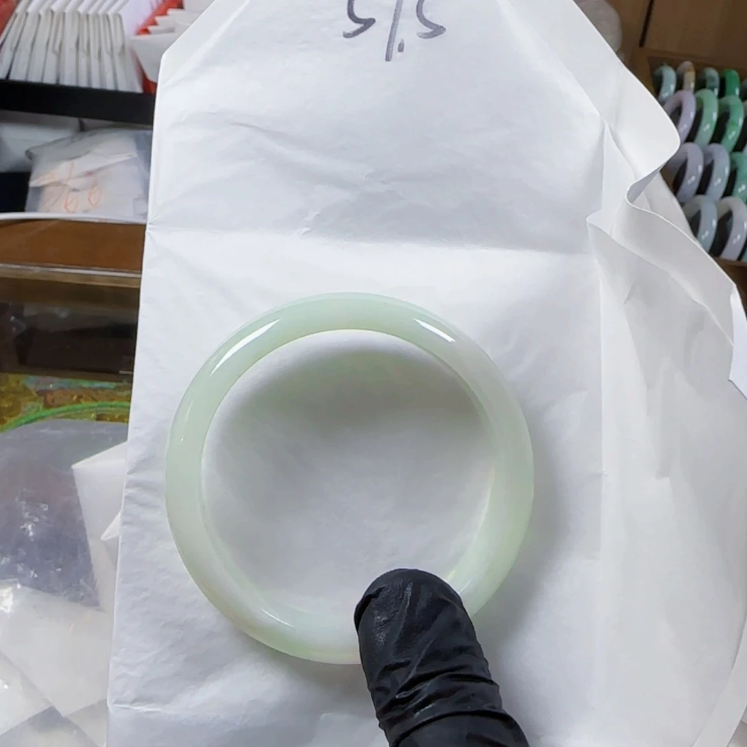 翡翠手镯未镶嵌了*理