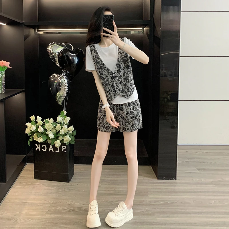 高级感休闲时尚套装女夏新款洋气穿搭巨好看假两件短袖短裤一整套