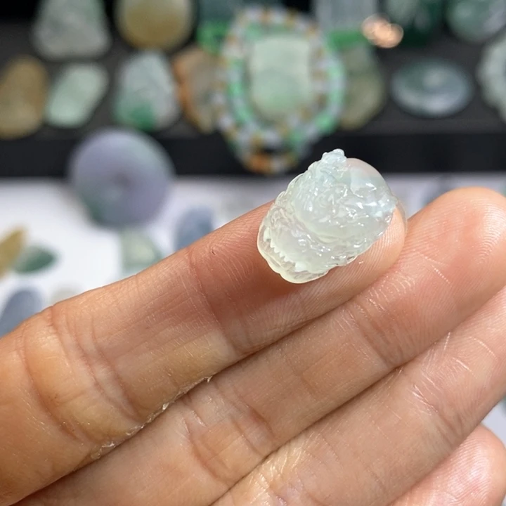 定制翡翠未镶嵌龙头
