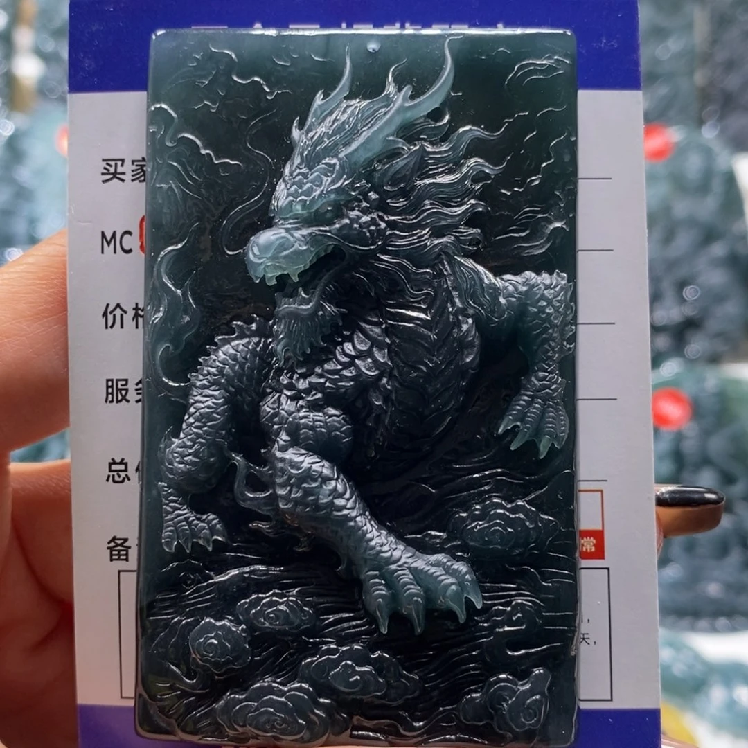 海***少翡翠未镶嵌颈饰翡翠吊坠