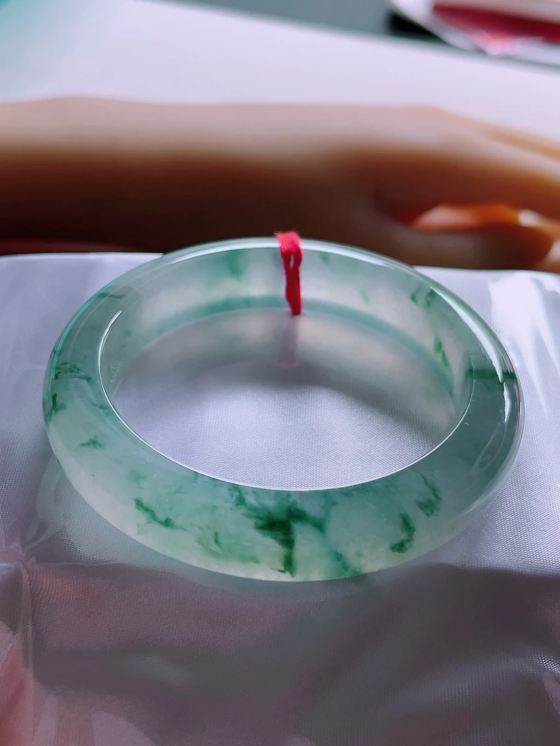 天然缅甸A货纯天然翡翠 正品女款时尚冰种起胶56.5圈宽边手镯