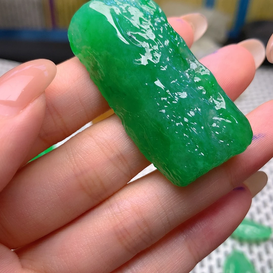 定制翡翠未镶嵌不退不换