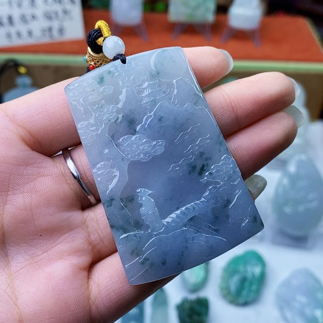 颈饰未镶嵌翡翠吕***娃翡翠