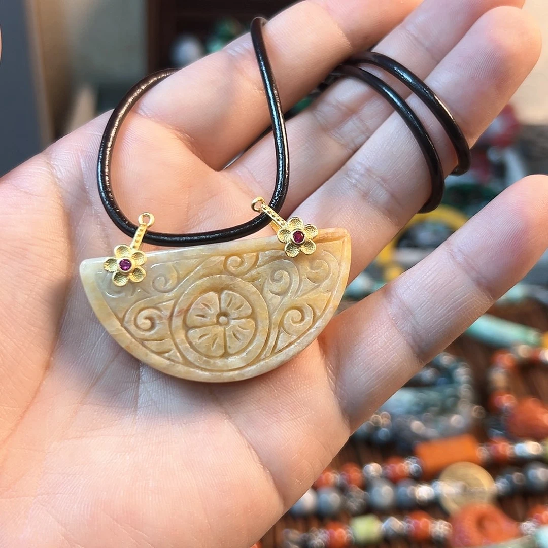 翡翠颈饰未镶嵌吊坠