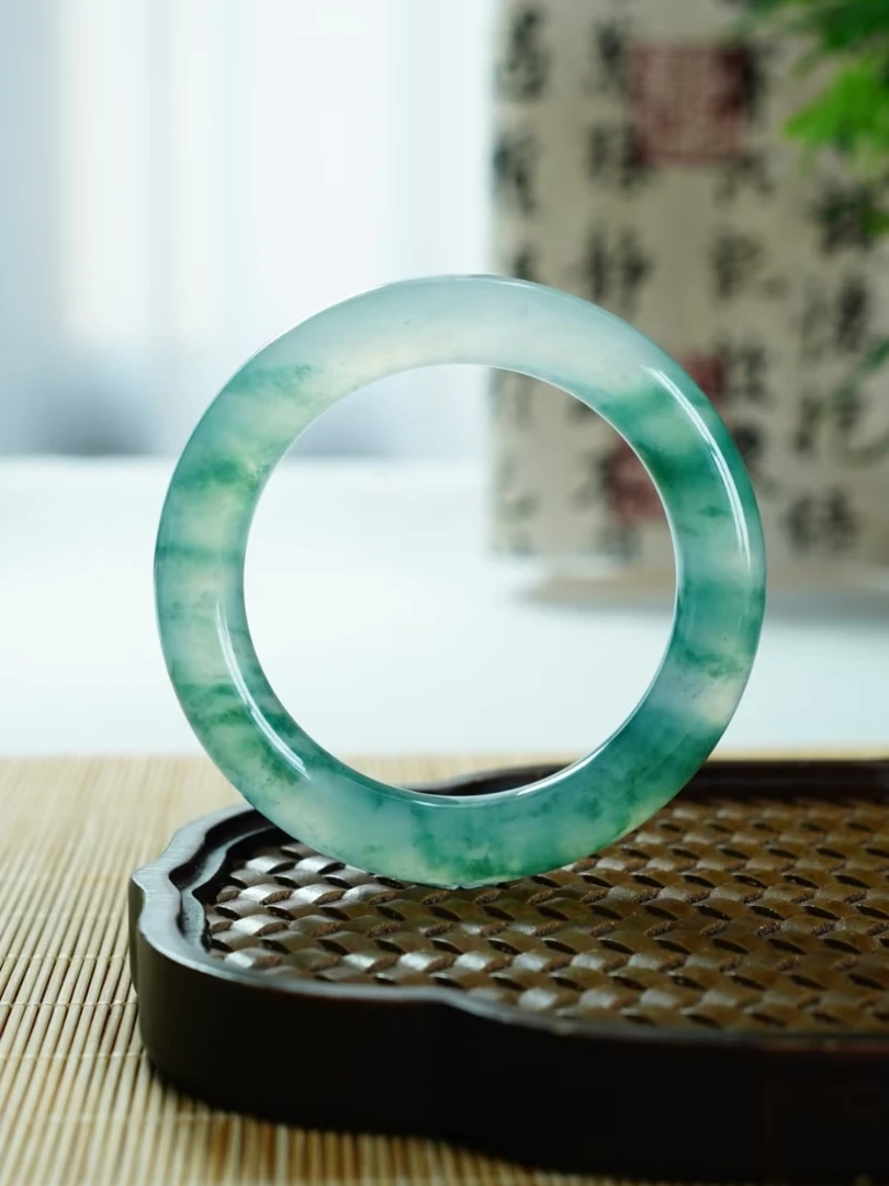 缅甸天然翡翠手镯