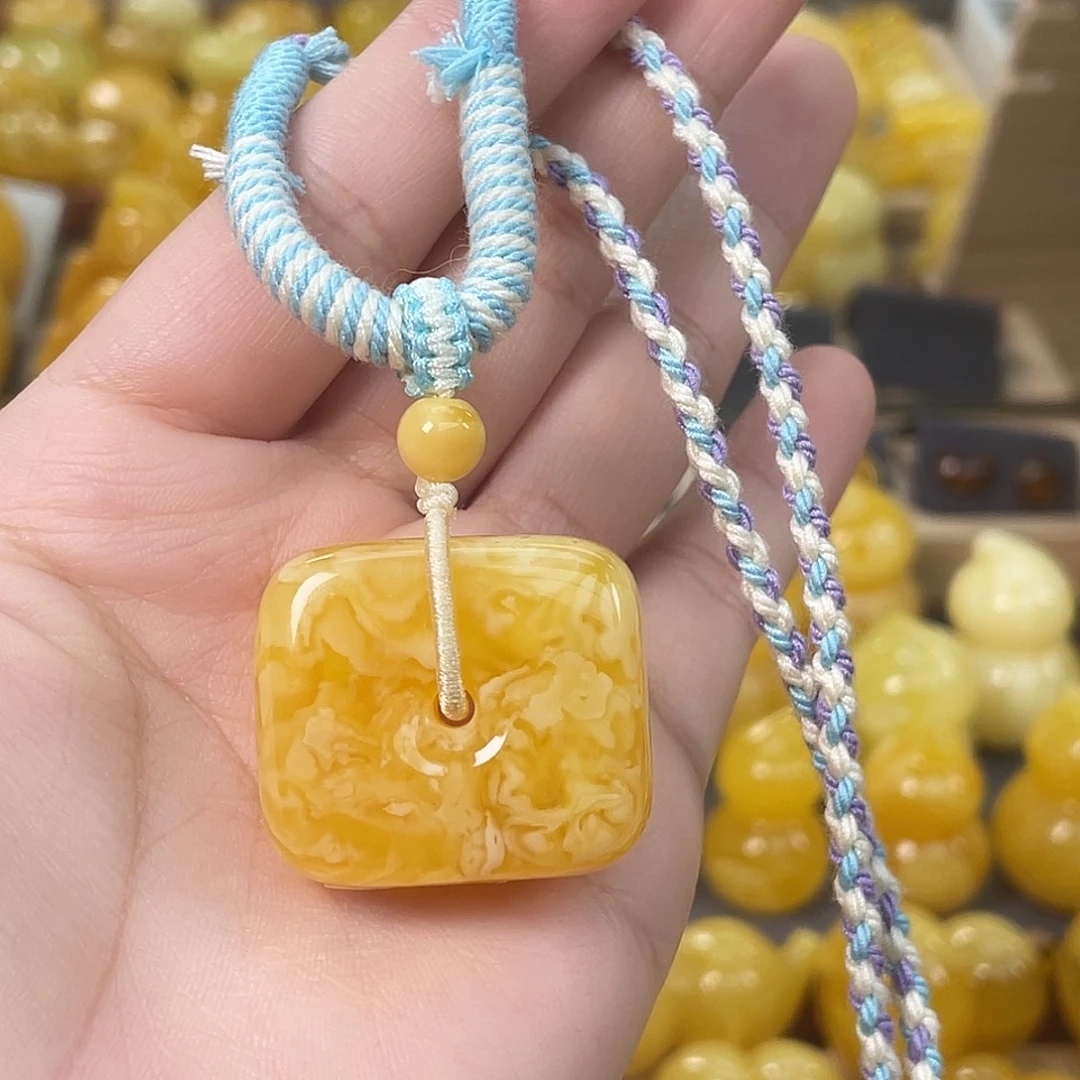 琥珀未镶嵌裸石Y29