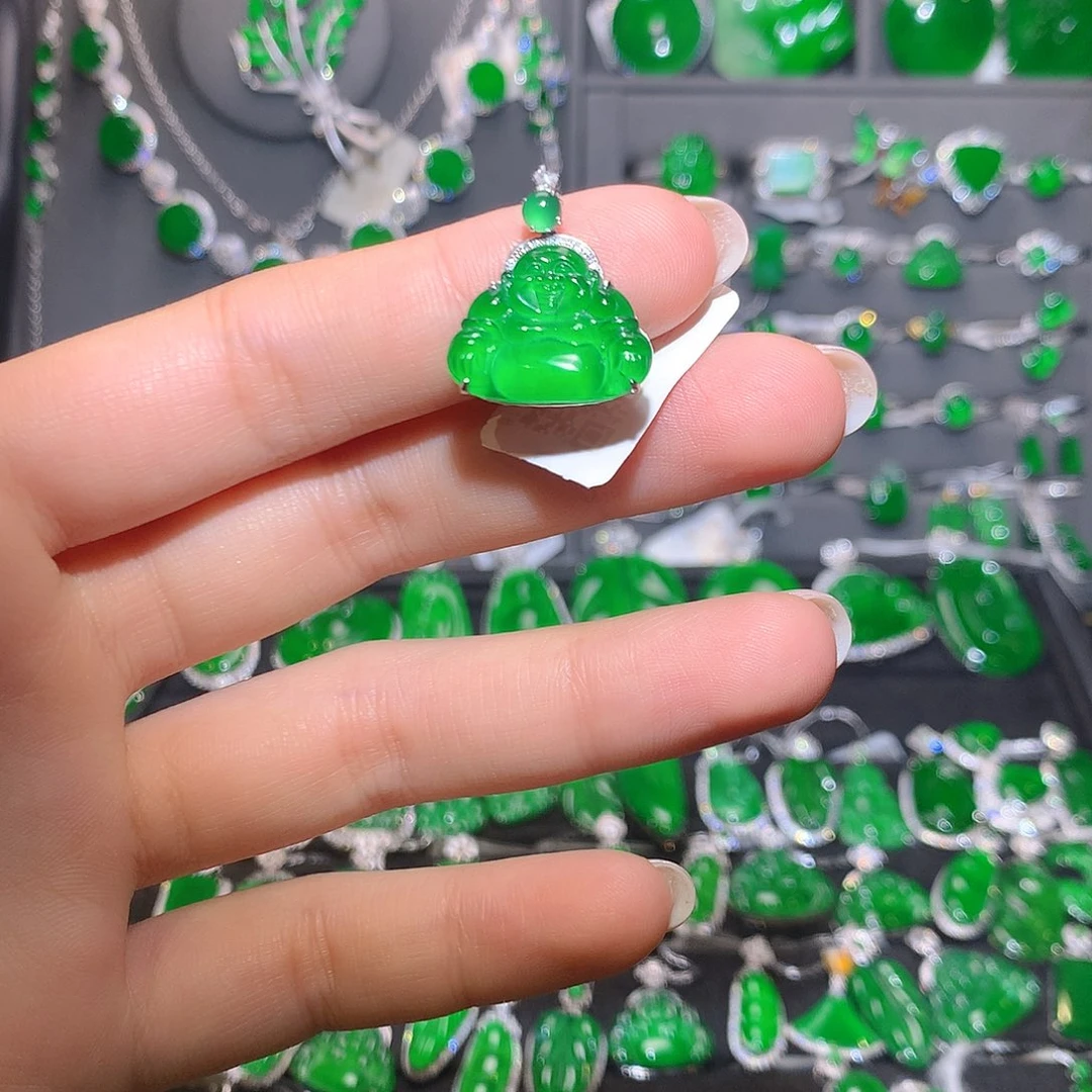 翡翠18K金镶嵌颈饰佛公