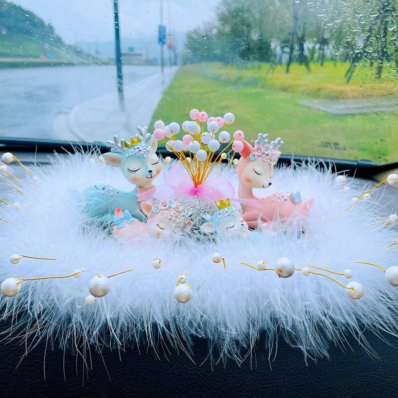 新疆西藏包邮车内装饰一路平安鹿汽车香水摆件创意摆件女可爱保平