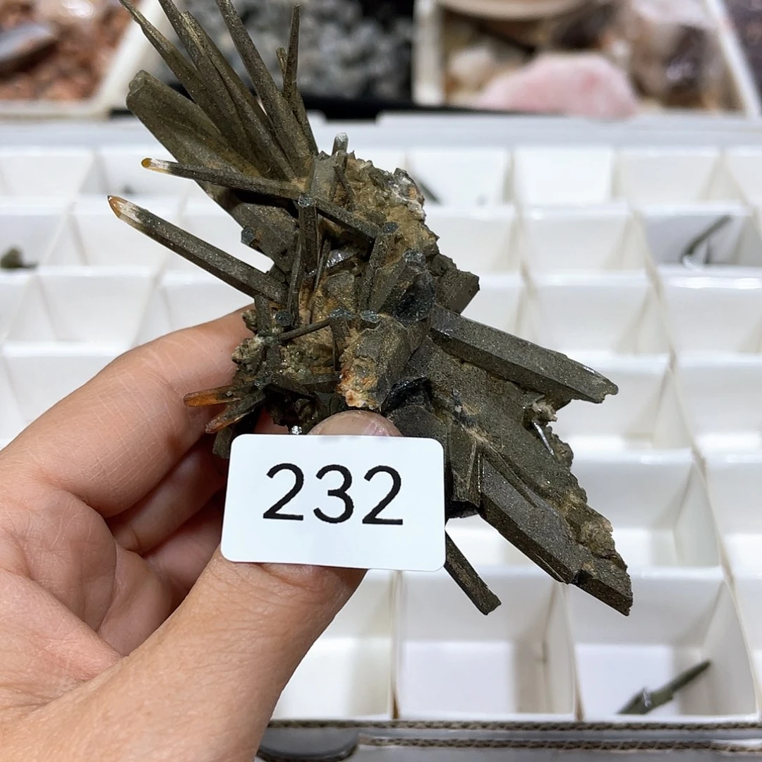 水晶摆件……未镶嵌