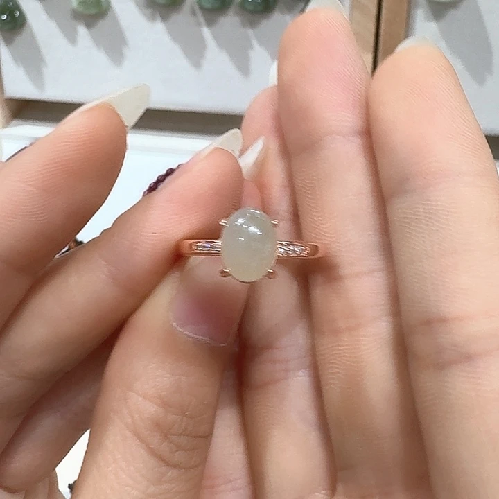 石英质玉合金颈饰