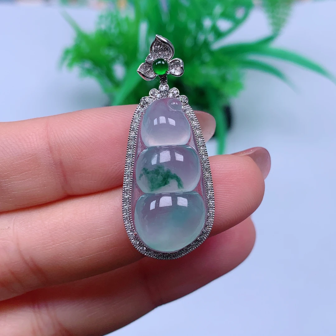 缅甸天然A货翡翠，冰飘花福豆 编号233/215尺寸38.7-16-8.6