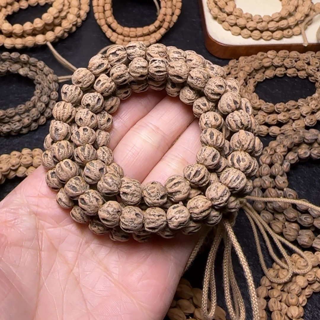 广***志柏香籽/百香籽吊坠