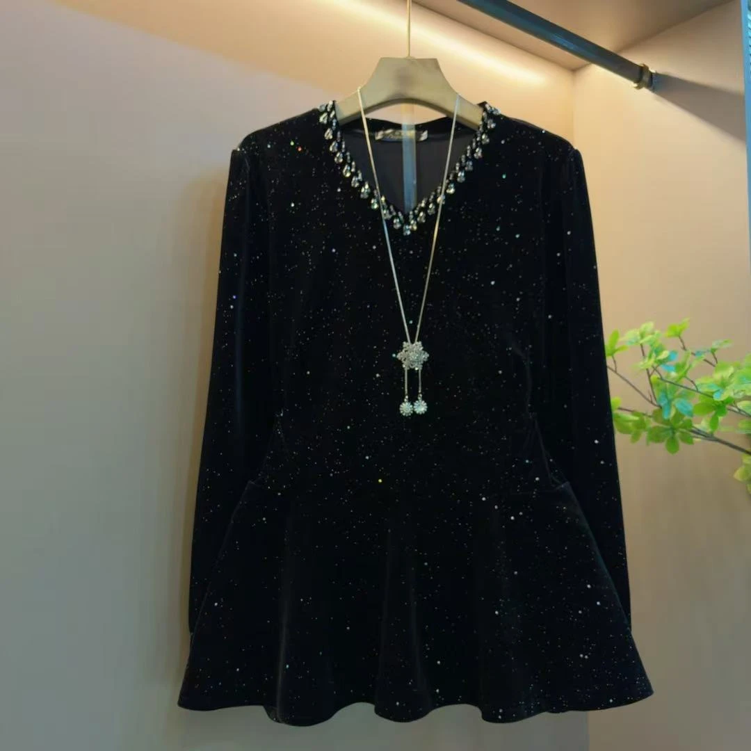 秋季轻奢新款减龄V领镶钻洋气百搭满天星长袖上衣（衣69左右）