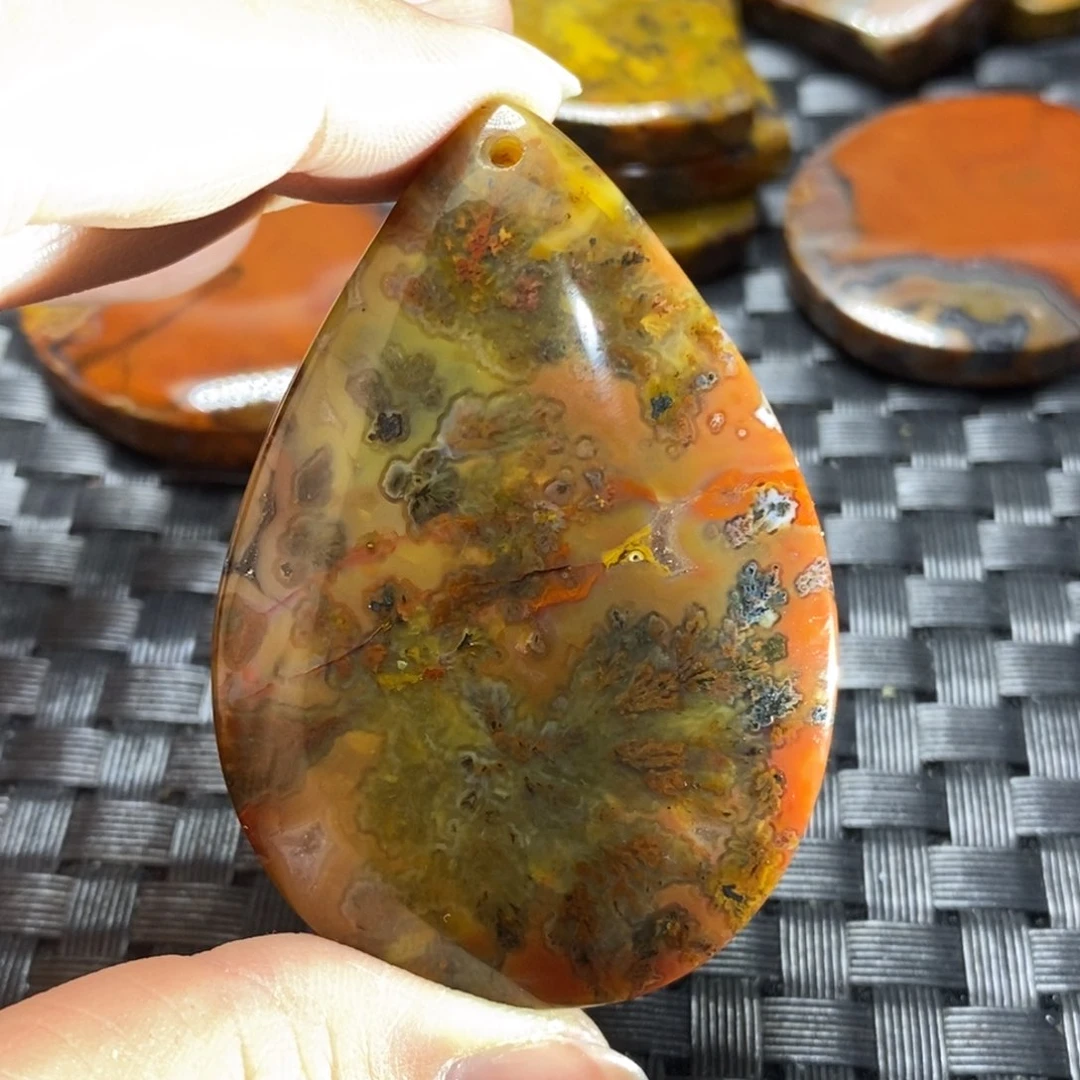 玛瑙/玉髓颈饰未镶嵌卓**凡