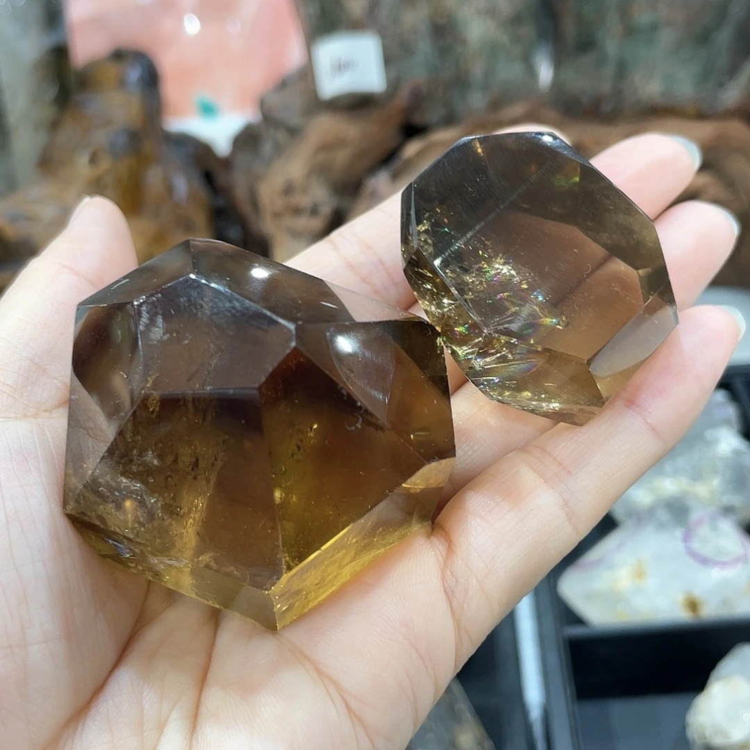 郑***7未镶嵌珠宝半成品水晶