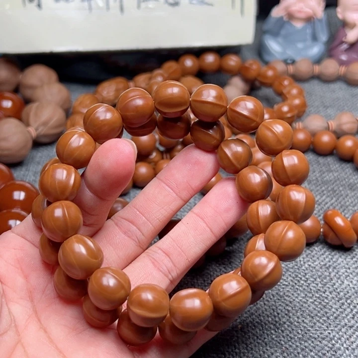 上***周橄榄核手串1.3鲨鱼背2串微花