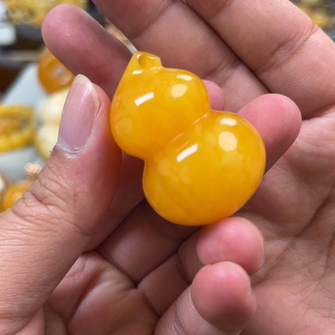 蜜蜡未镶嵌珠宝奇石
