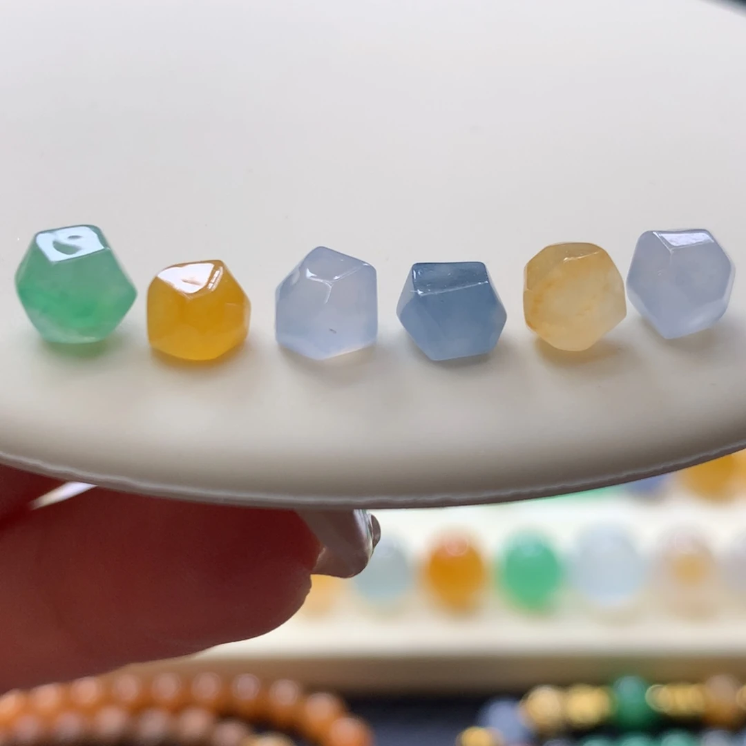 定制翡翠未镶嵌 毛货抛光定制 甜色随形 单颗价 多样性发其一