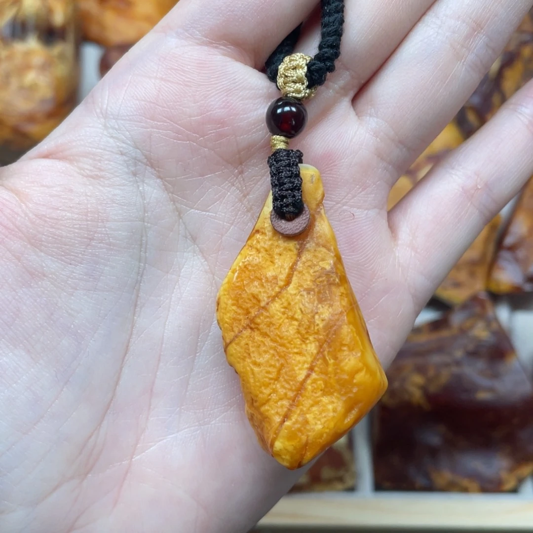 琥珀珠宝奇石未镶嵌