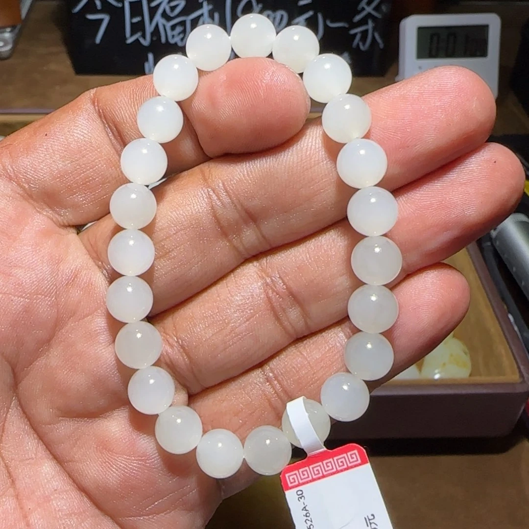 欢***轻和田玉（白玉）未镶嵌颈饰
