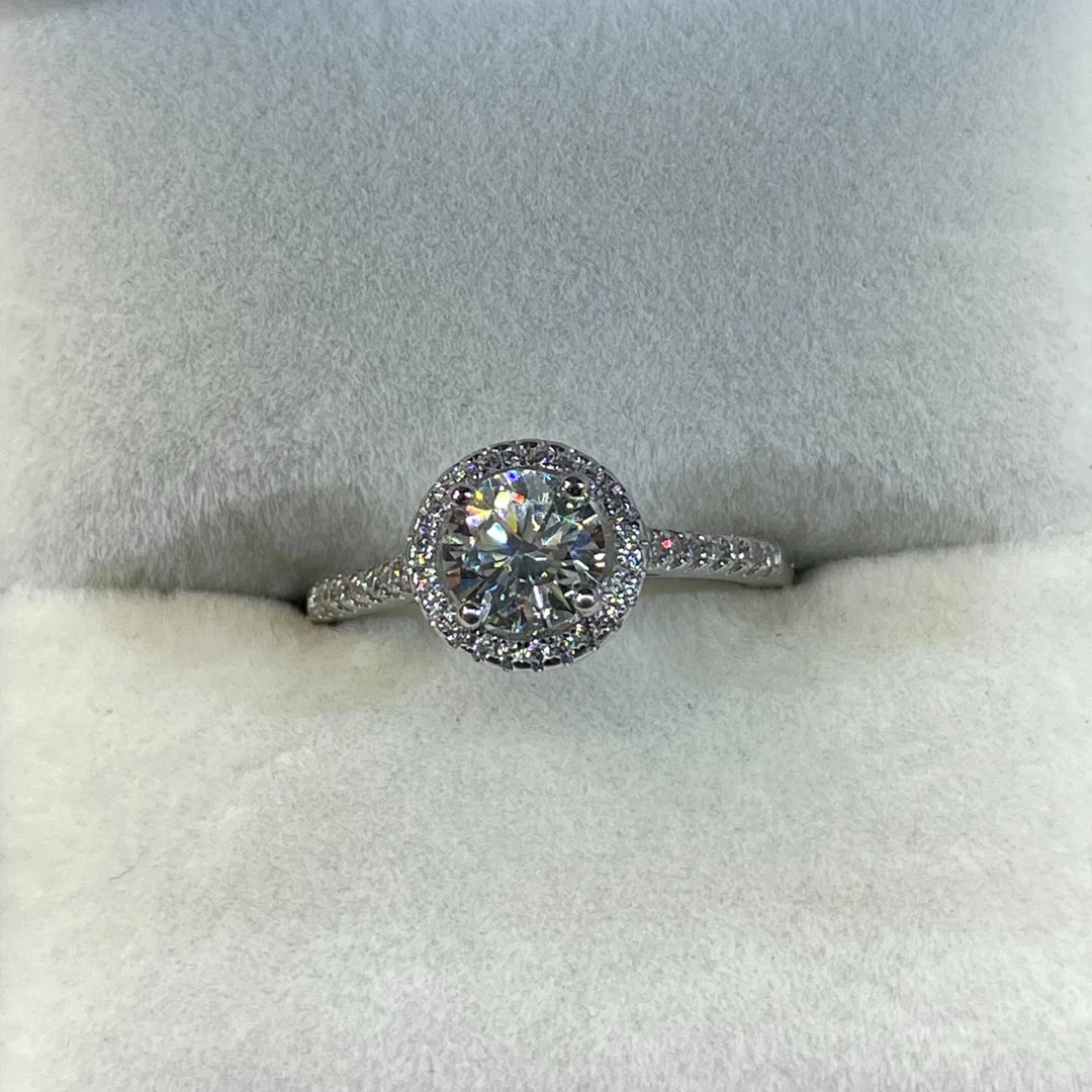 高奢钻饰  微镶圆包戒指1.0CT