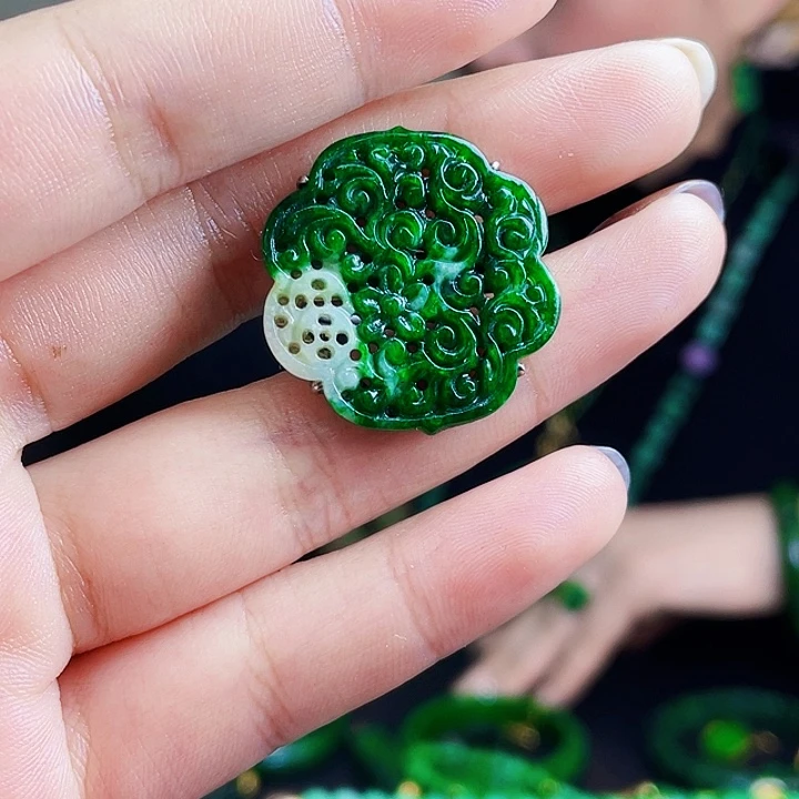 翡翠银S925镶嵌颈饰多样性