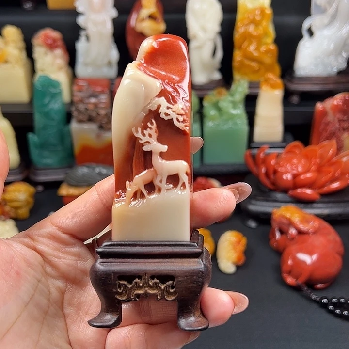 寿山石三彩老性芙蓉石