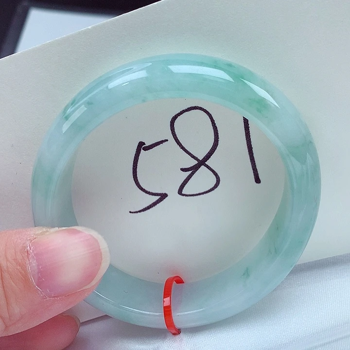 翡翠未镶嵌手镯（贵妃镯）翡翠