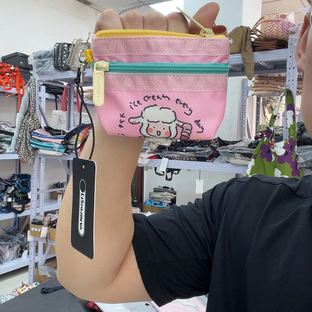 PU化妆包等各种产品
