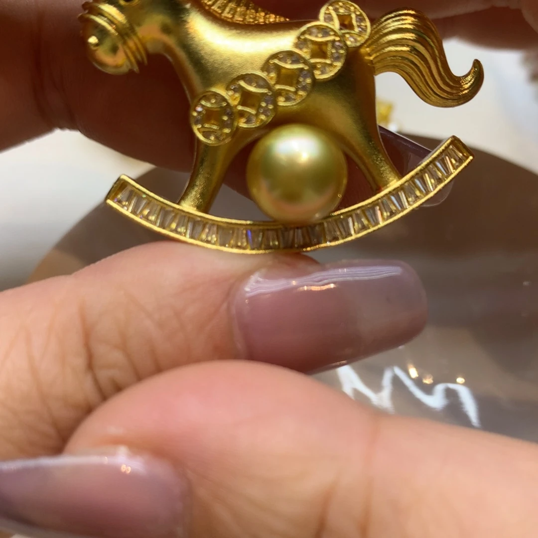 未镶嵌胸饰海水珍珠