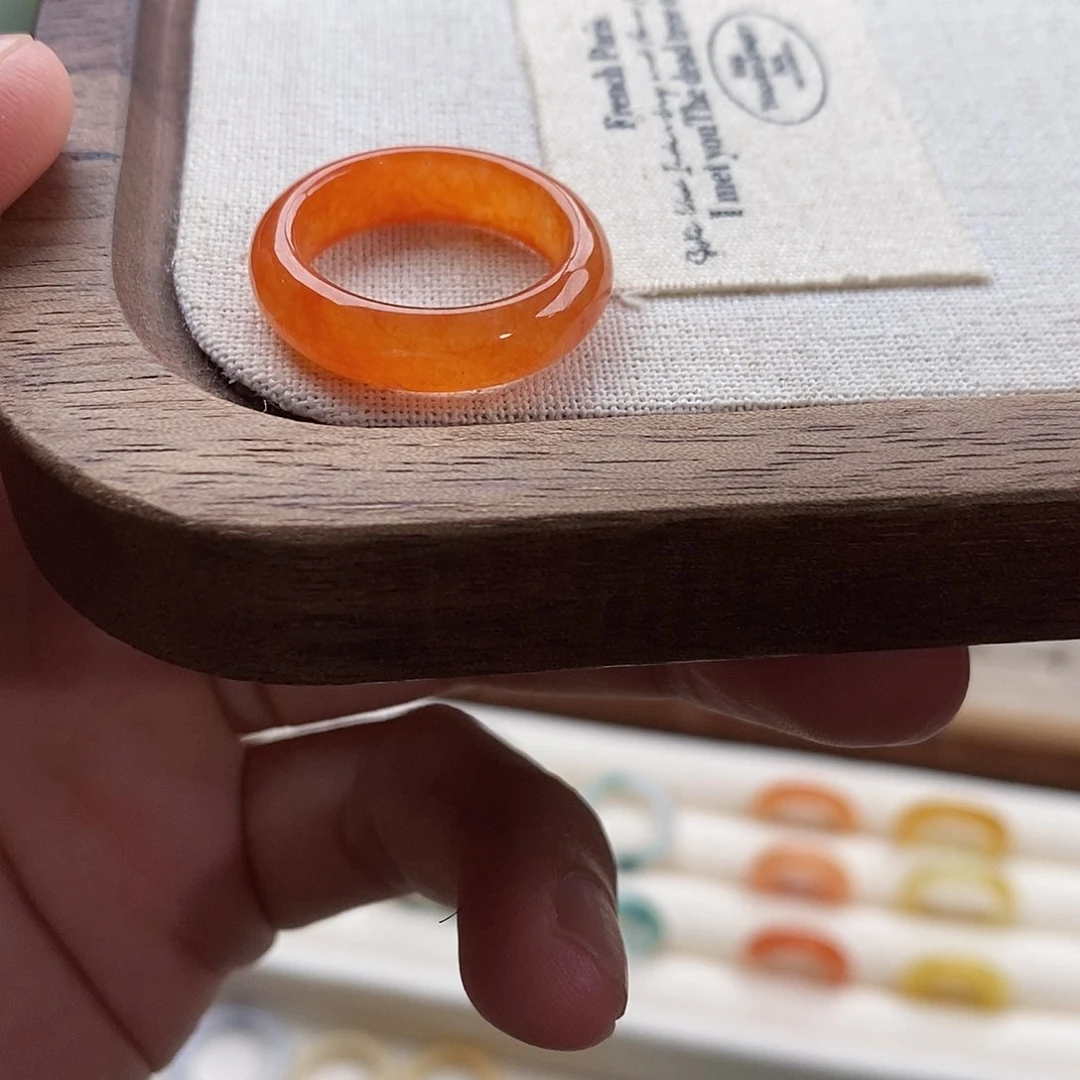 趴***饼翡翠戒指未镶嵌17号 港码17圈