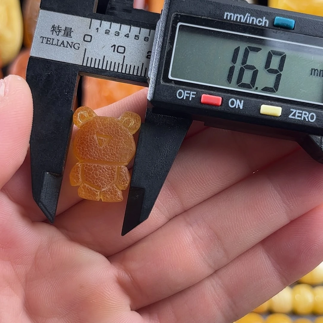 蜜蜡未镶嵌珠宝奇石