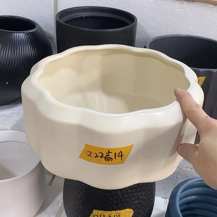 摆件陶陶盆有孔 瑕疵介意勿拍