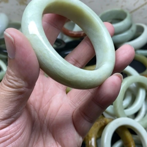 未镶嵌蛇纹石玉手镯艾*果