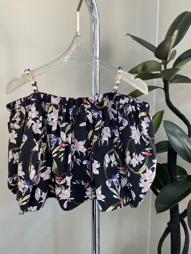 【KIMSS】复古风印花一字肩带珍珠装饰短款上衣