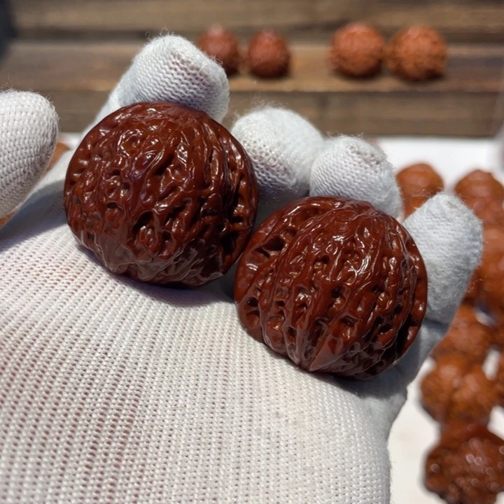 文玩核桃吊坠?**丷铁锤300.04.37泛油