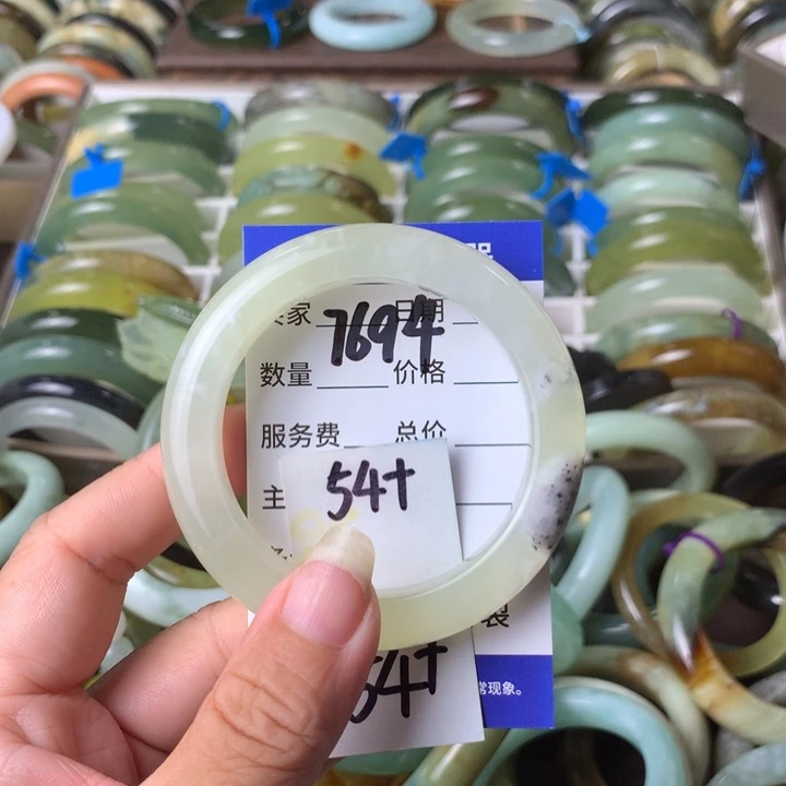 未镶嵌蛇纹石玉手镯7694