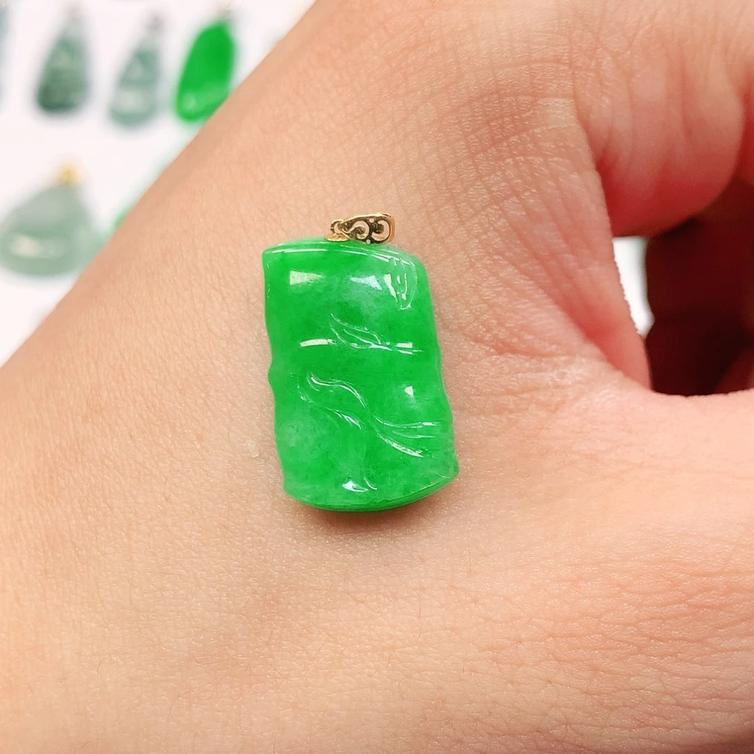 吊坠(不含链)18K金镶嵌翡翠