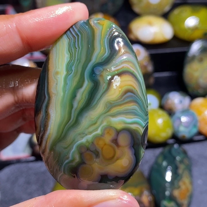 未镶嵌玛瑙/玉髓珠宝奇石