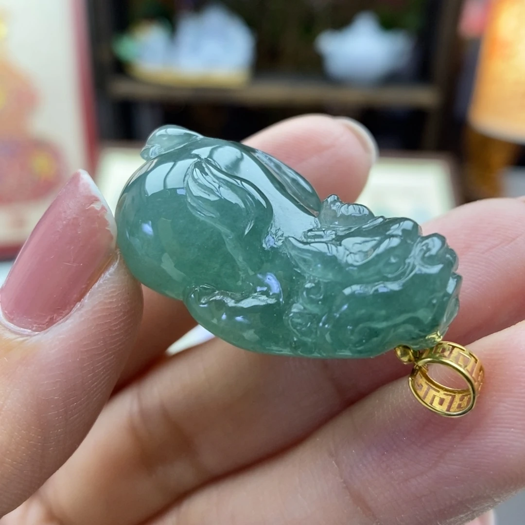 翡翠18K金镶嵌颈饰吊坠52