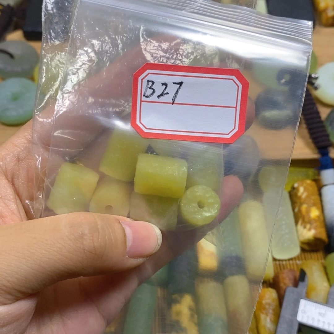 蛇纹石玉未镶嵌颈饰栗****L