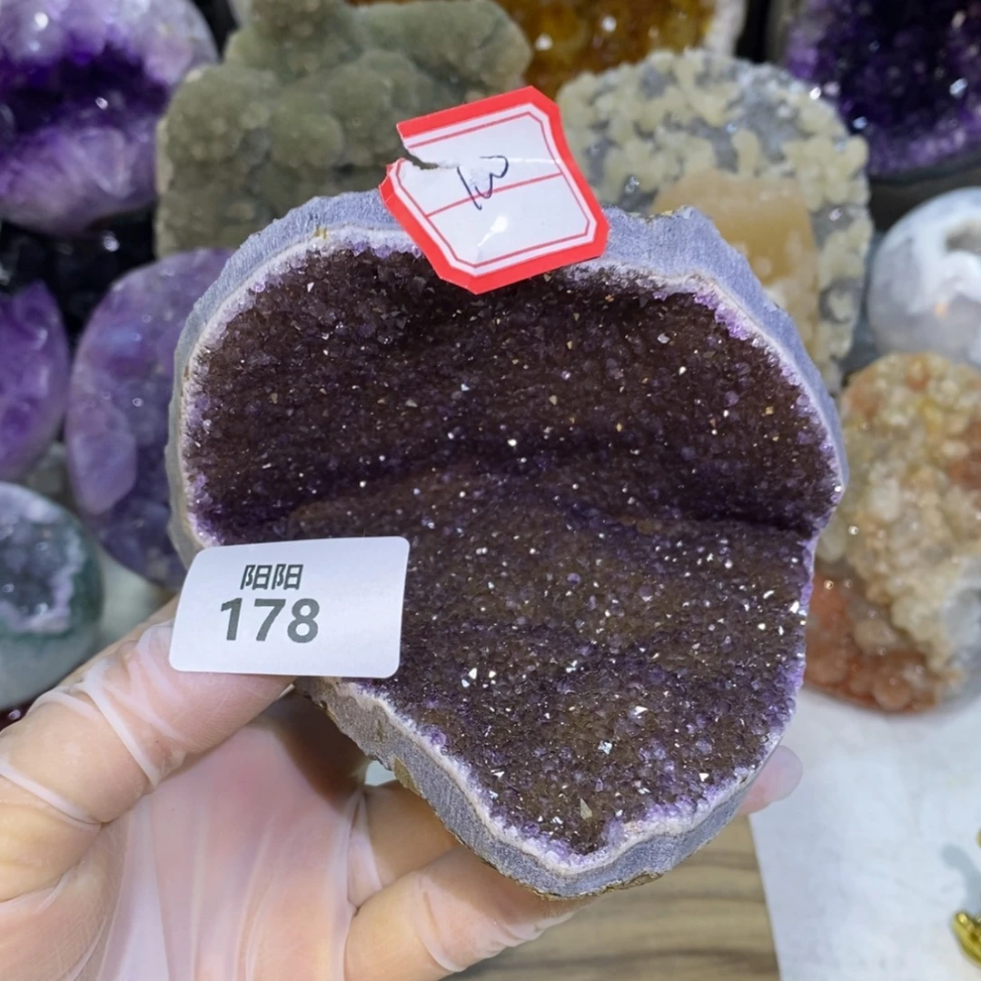 未镶嵌水晶大型摆件（非配饰）