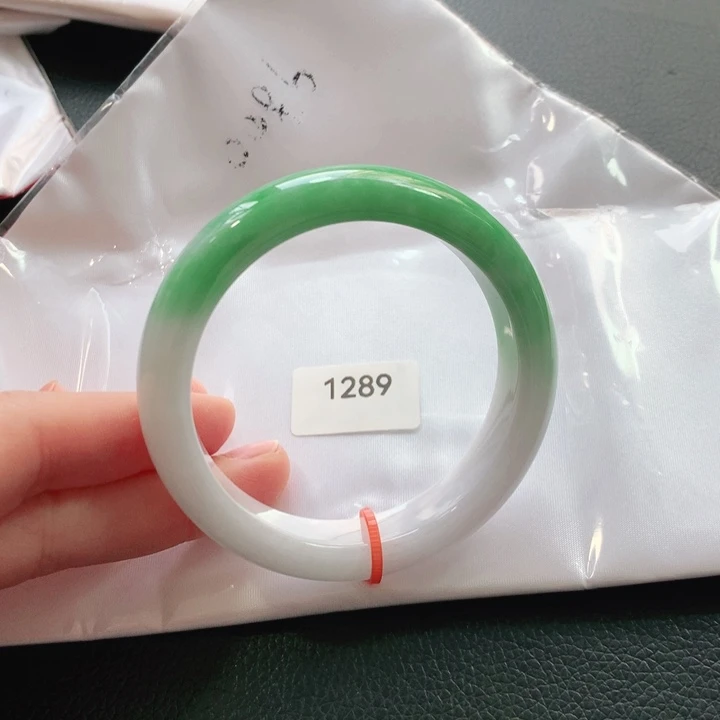 翡翠手镯未镶嵌天然翡翠手镯01