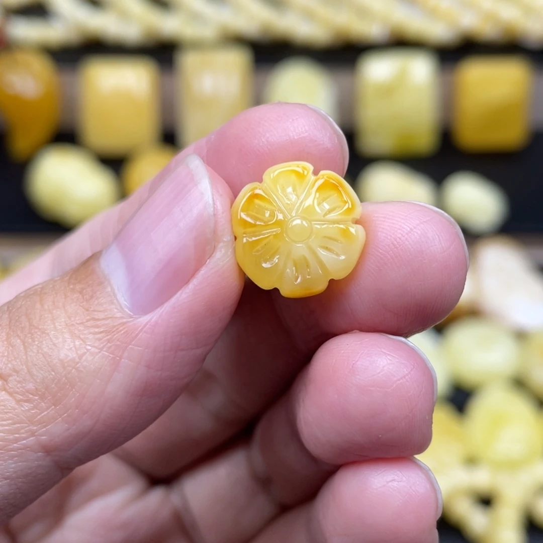 琥珀未镶嵌裸石琥珀蜜蜡