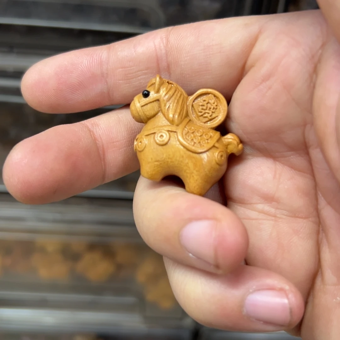 花岗石只买单纯的吊坠，没带链子，属的性质。