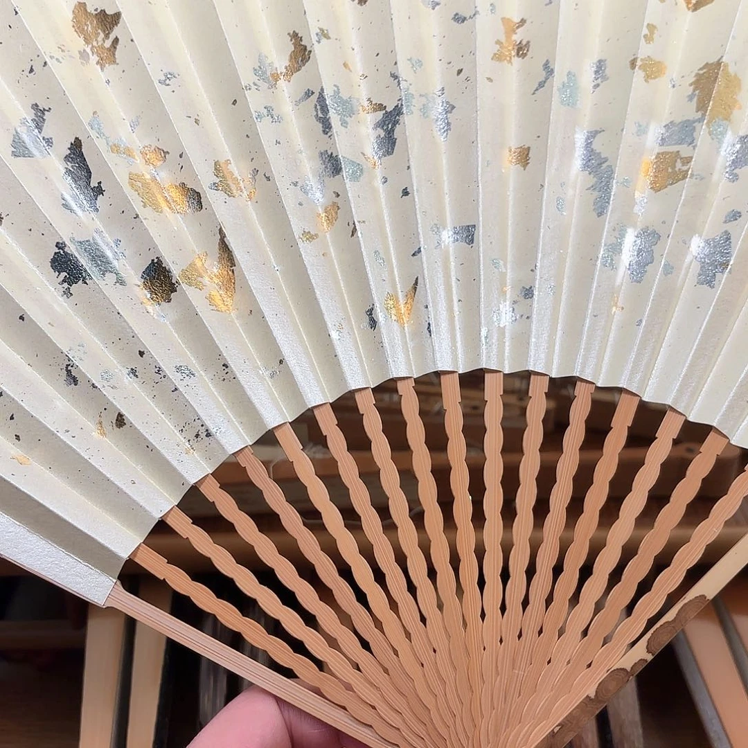 扇子白洒龙鳞梅妃