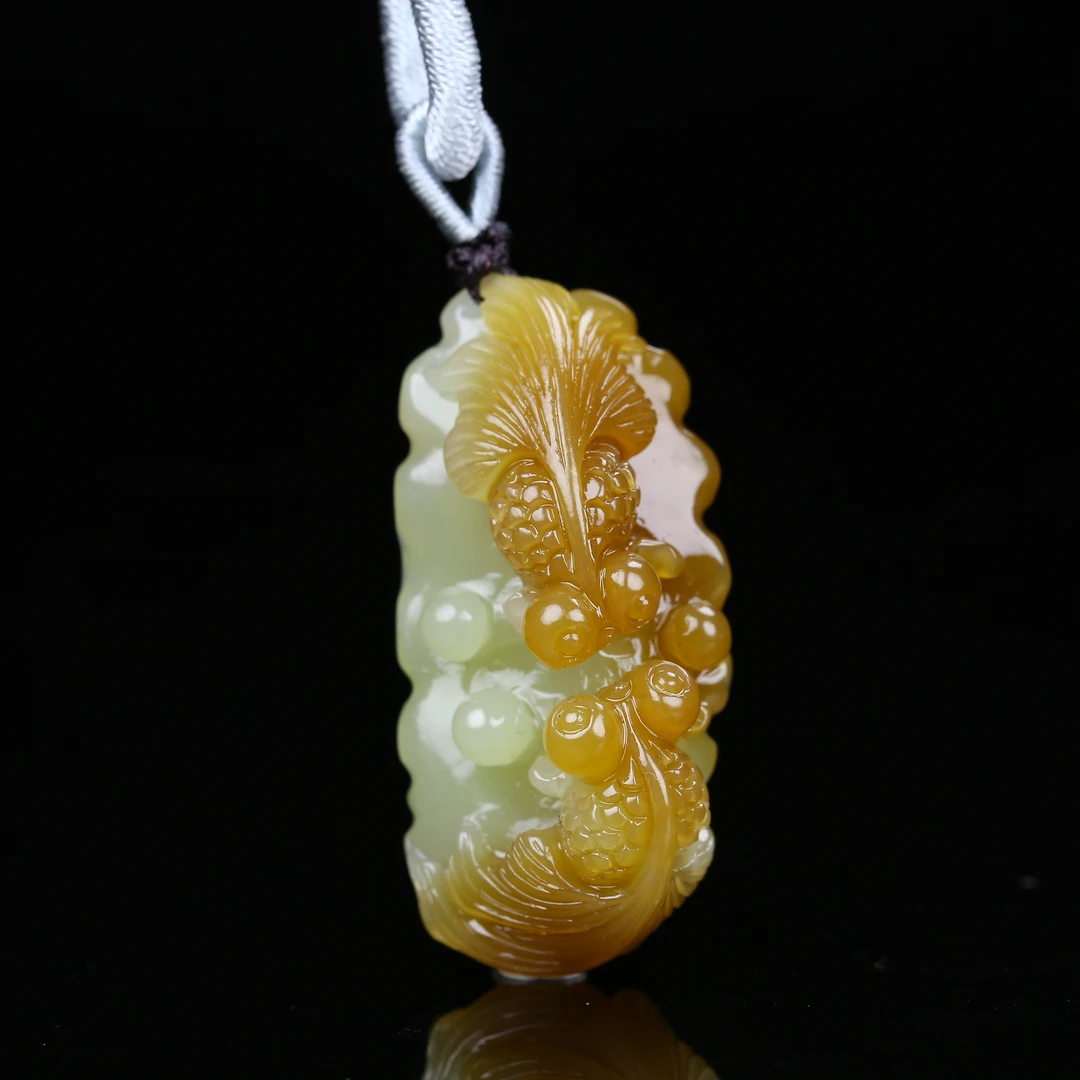 0103018和田玉糖料年年有余